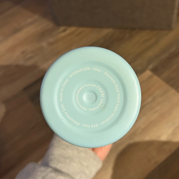 HYDRAFLOW 30 OZ Capri Tumbler - Picture 3 of 3